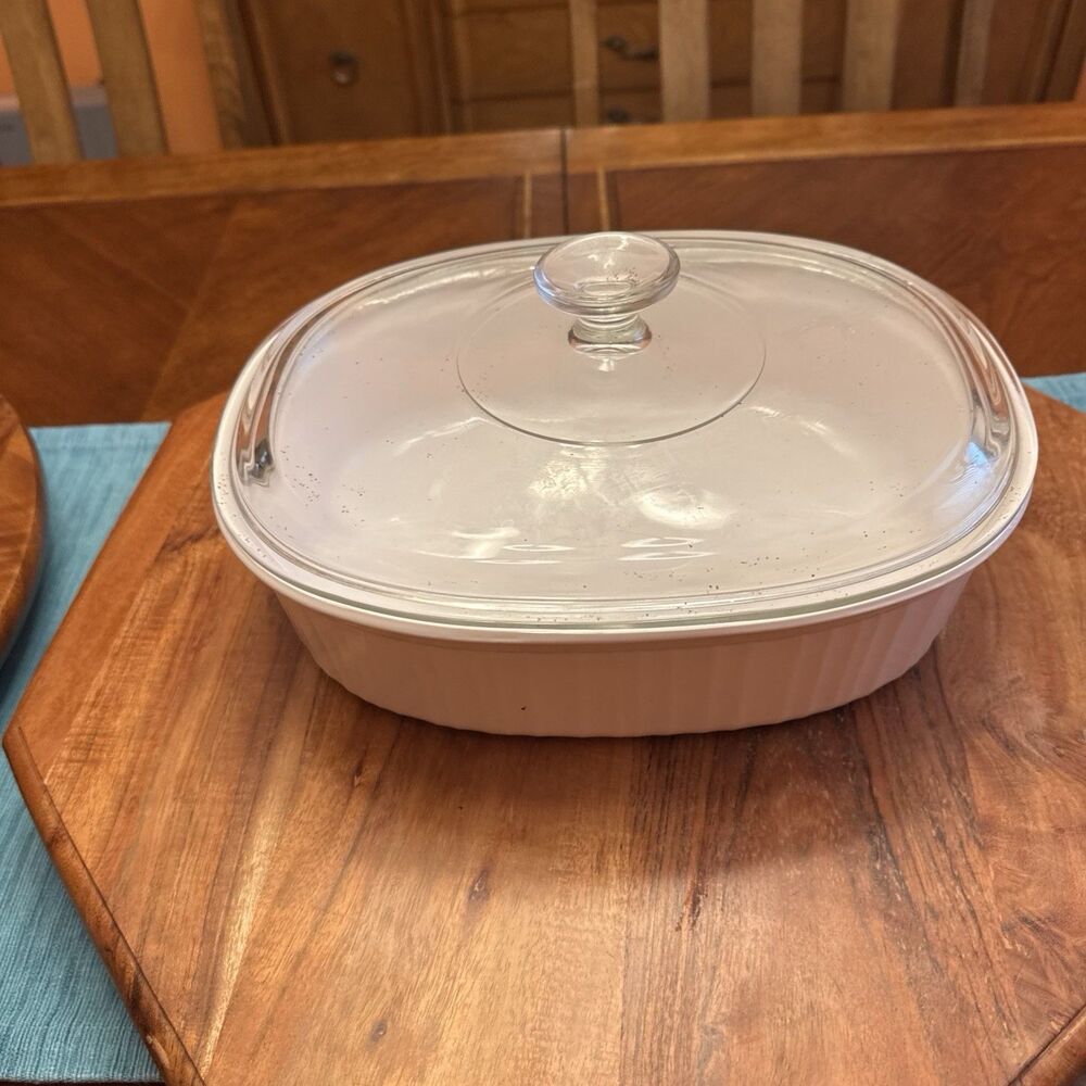 Corning Ware, Ribbed Casserole Dish French White, Pyrex Clear Lid